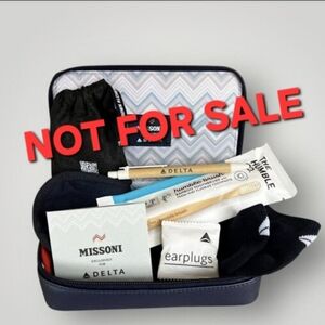 MISSONI Travel Amenity Kit Delta Pod Honolulu Collectible Souvenir Trip Bag New